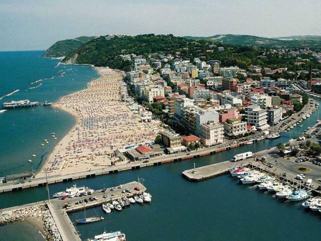 Beachhome Gabicce Mare Bagian luar foto