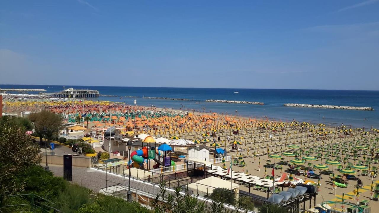 Beachhome Gabicce Mare Bagian luar foto